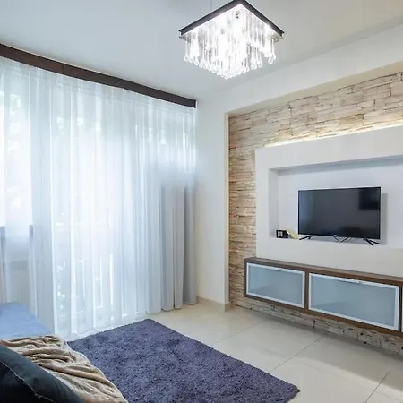 Close-urban Chic - One Bedroom -luxury - Grzybowska 5 Apartment Warsaw