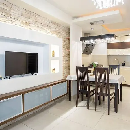 Close-urban Chic - One Bedroom -luxury - Grzybowska 5 Apartment Warsaw