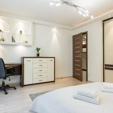 Apartment Close-urban Chic - One Bedroom -luxury - Grzybowska 5 Warsaw