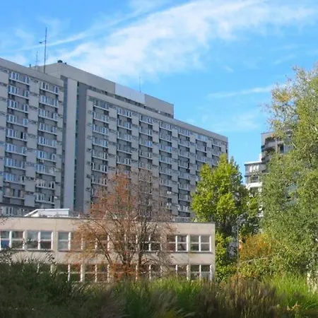 Close-urban Chic - One Bedroom -luxury - Grzybowska 5 Apartment Warsaw